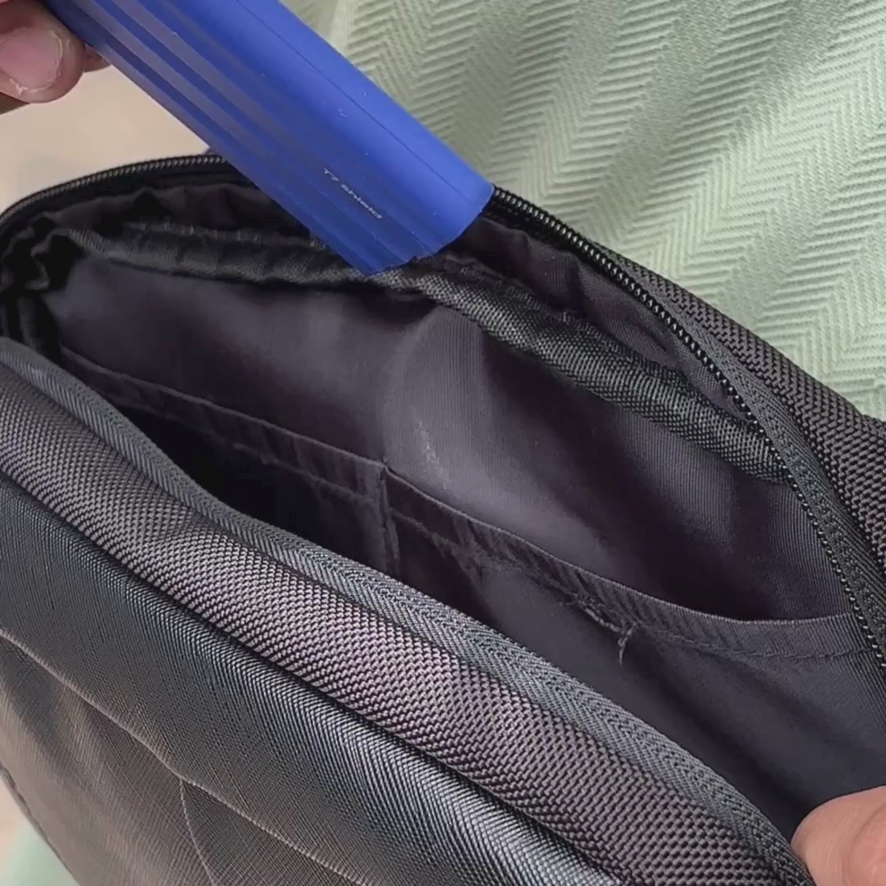SKROSS Crossbody Sling Fanny Pack with USB & Type C Charging Port
