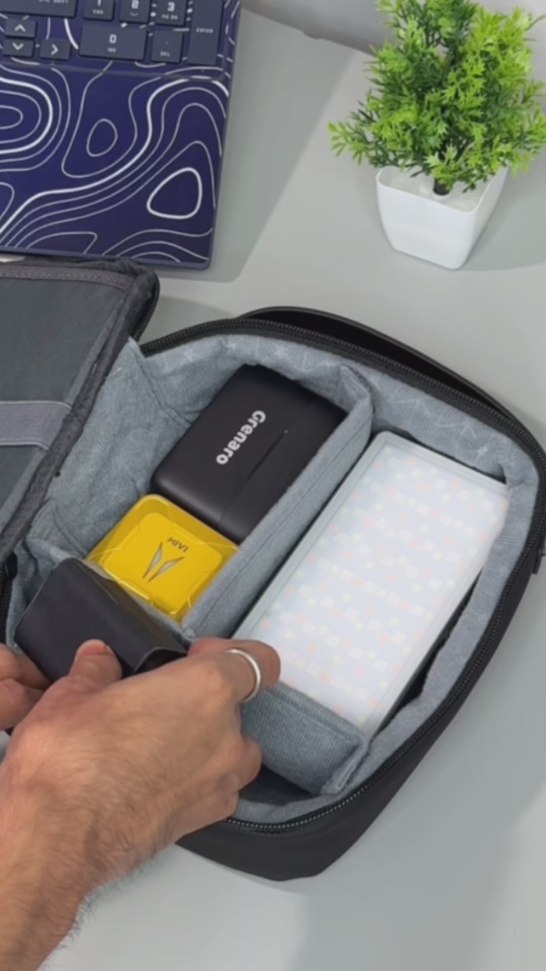 Travel Gadgets & Electronics Flexible Organizer Bag