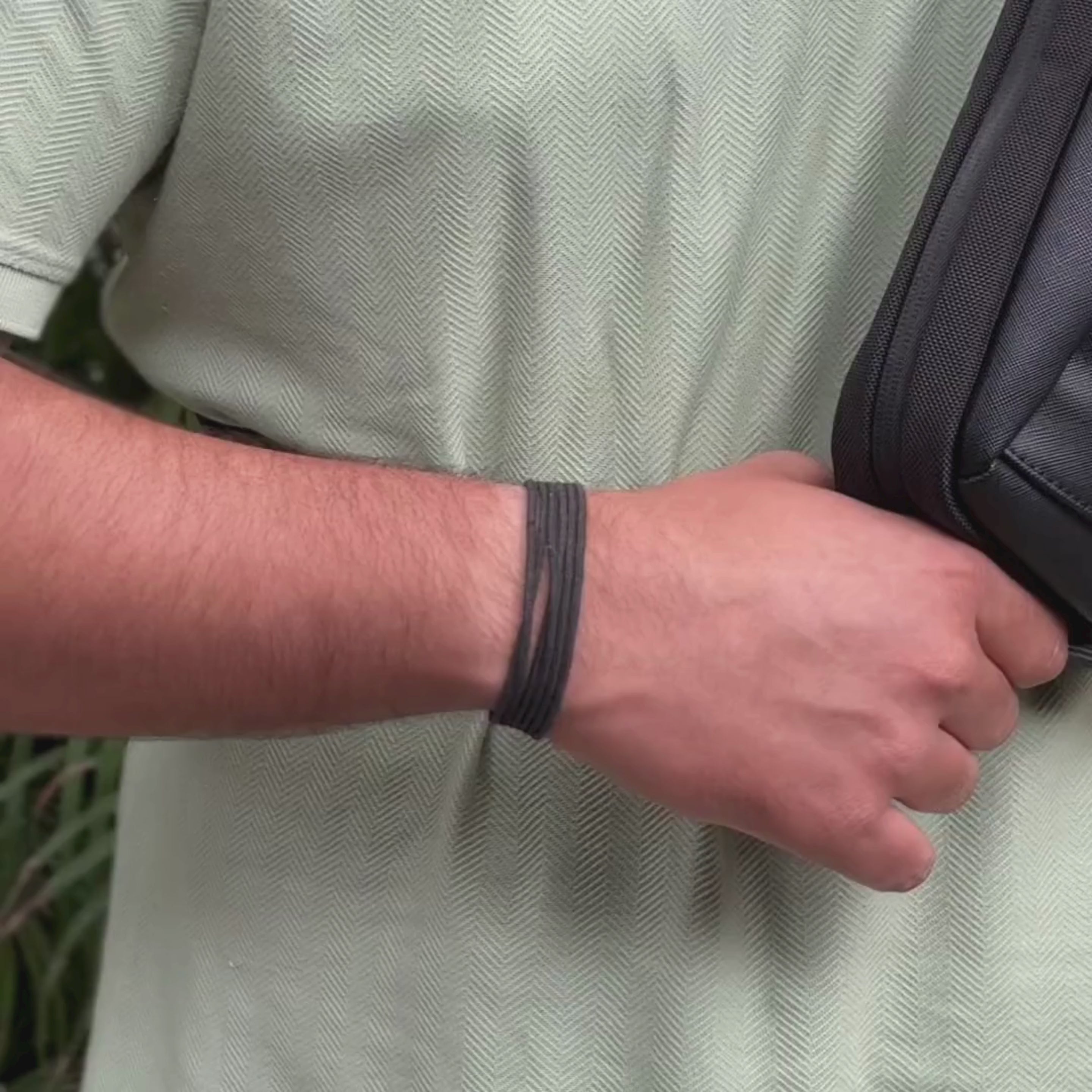 SKROSS Crossbody Sling Fanny Pack with USB & Type C Charging Port